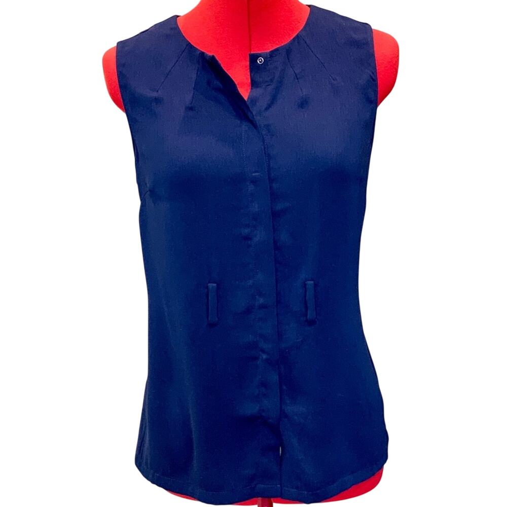 Naked Zebra Navy Sleeveless Blouse Women’s Medium Hidden Snap Closure Silky Top